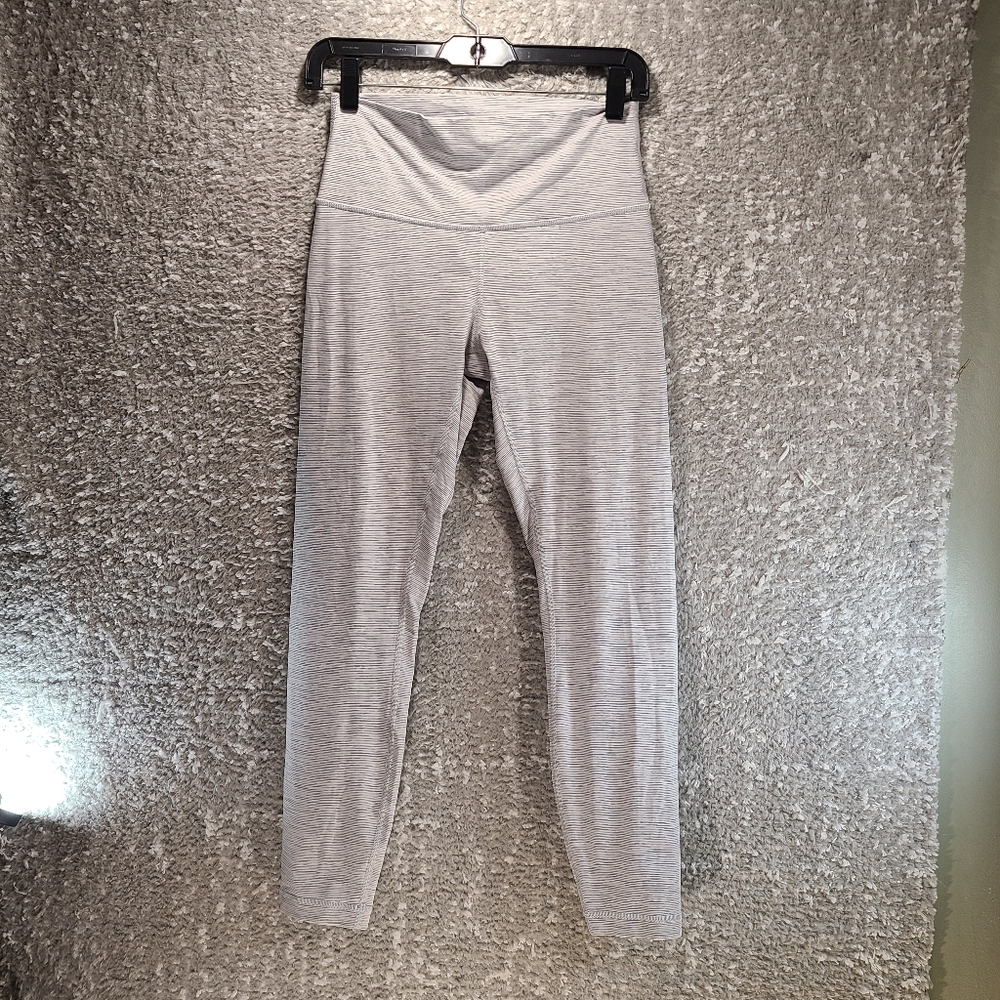 Lululemon‎ Wunder Under High-Rise Gray Silver Striped Size 8, 25" Inseam
